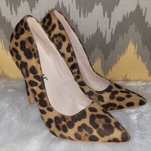 Chic Leopard Print Stiletto Heels